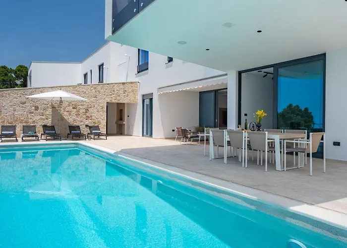 Prestige Villa *
