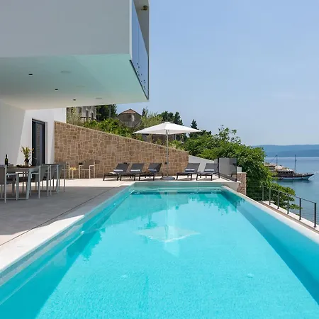 Prestige Omiš