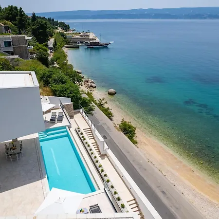 Prestige Villa *