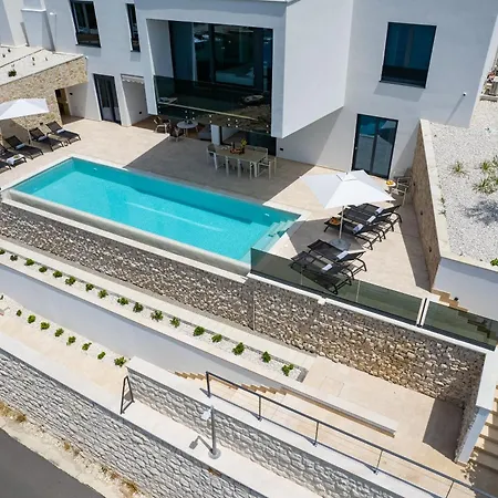 Prestige * Omiš